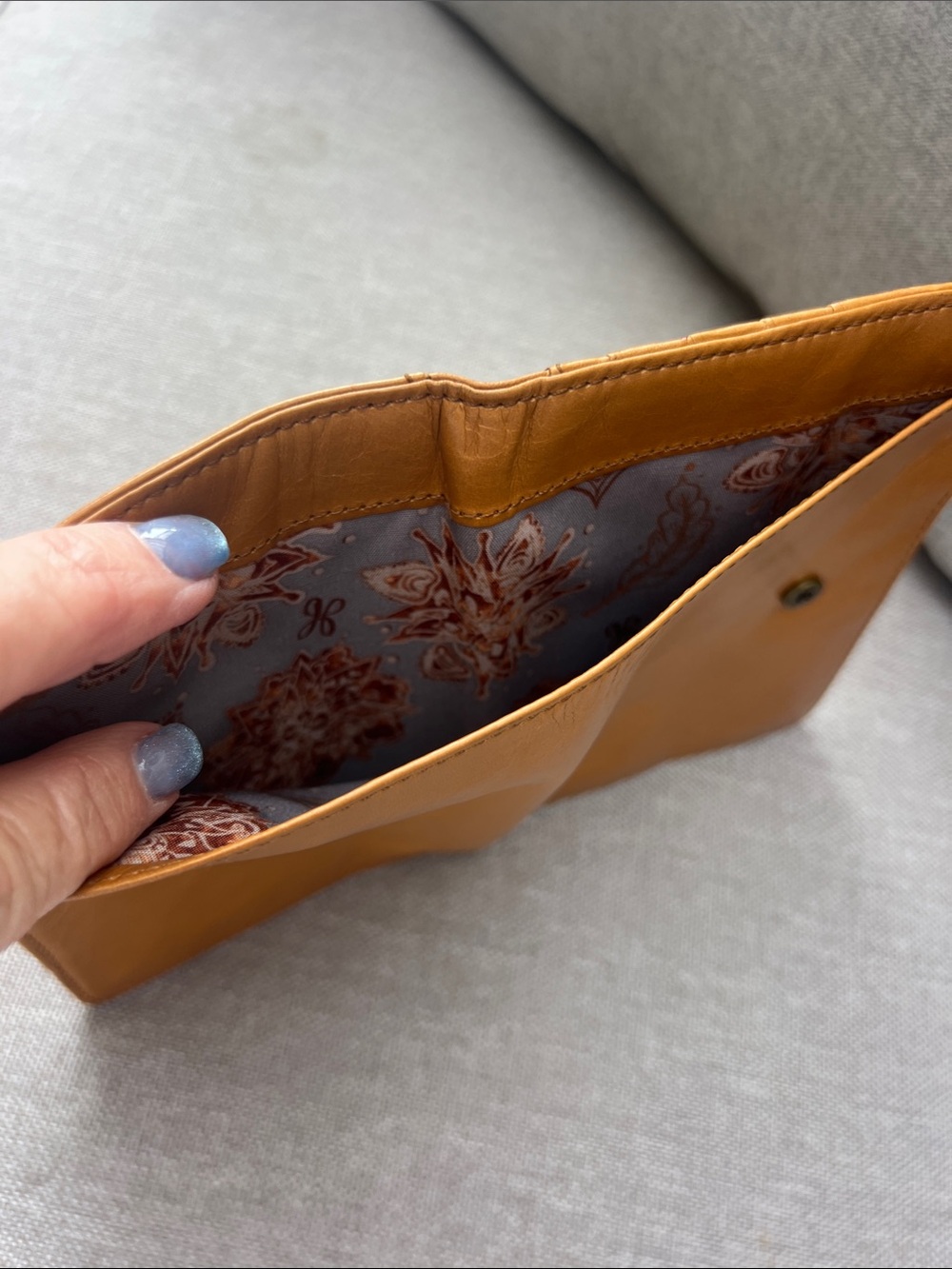 HOBO Cognac Leather Snap Wallet - Picture 4 of 7